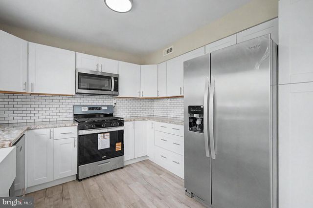 30 ARBOR MEADOW DR, Sicklerville, NJ 08081