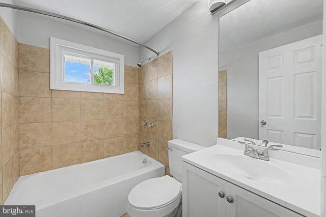 30 ARBOR MEADOW DR, Sicklerville, NJ 08081