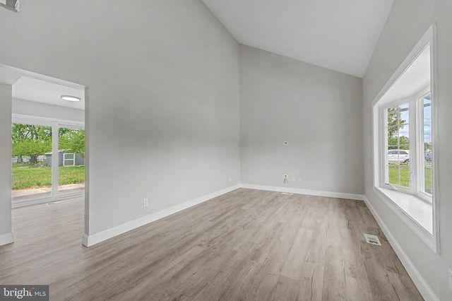 30 ARBOR MEADOW DR, Sicklerville, NJ 08081