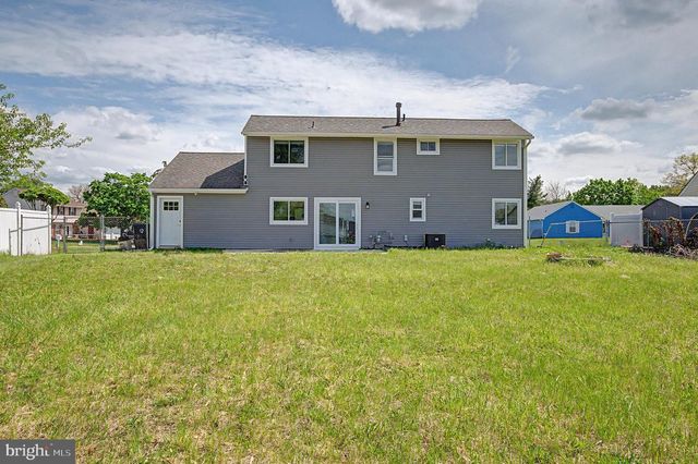 30 ARBOR MEADOW DR, Sicklerville, NJ 08081