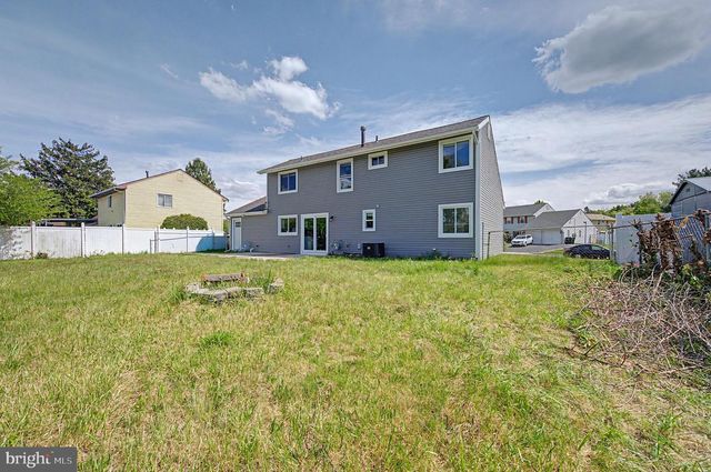 30 ARBOR MEADOW DR, Sicklerville, NJ 08081