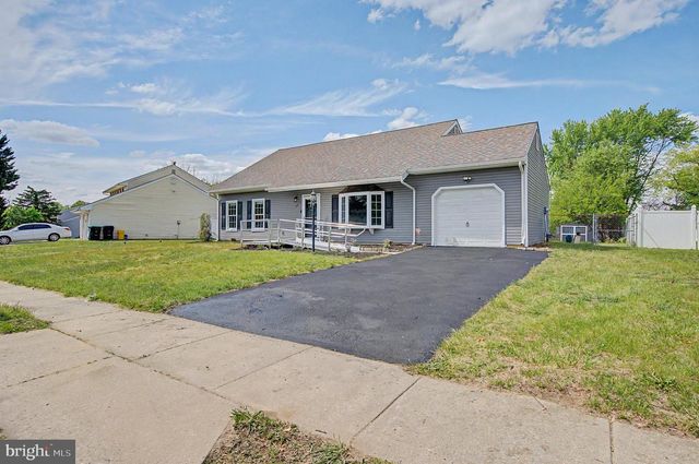 30 ARBOR MEADOW DR, Sicklerville, NJ 08081