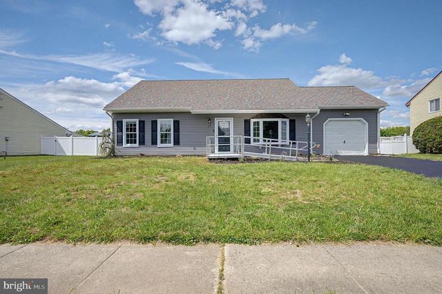 30 ARBOR MEADOW DR, Sicklerville, NJ 08081