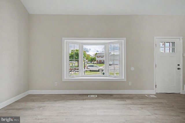 30 ARBOR MEADOW DR, Sicklerville, NJ 08081