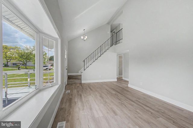 30 ARBOR MEADOW DR, Sicklerville, NJ 08081