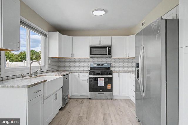 30 ARBOR MEADOW DR, Sicklerville, NJ 08081