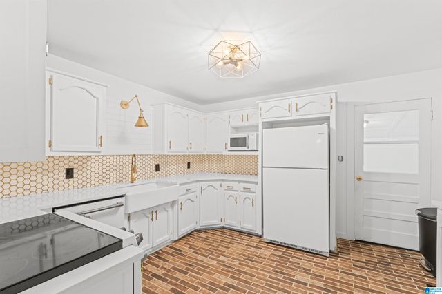 233 VILLAGE SPRINGS ROAD, Springville, AL 35146