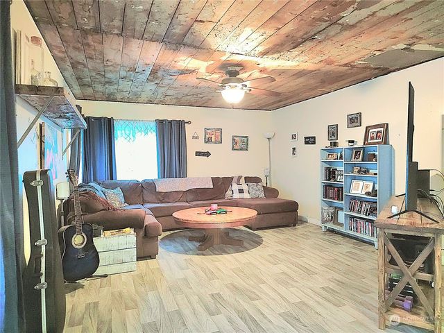 2157 E Hoquiam Road, Hoquiam, WA 98550
