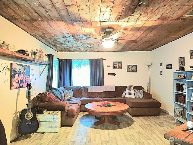 2157 E Hoquiam Road, Hoquiam, WA 98550