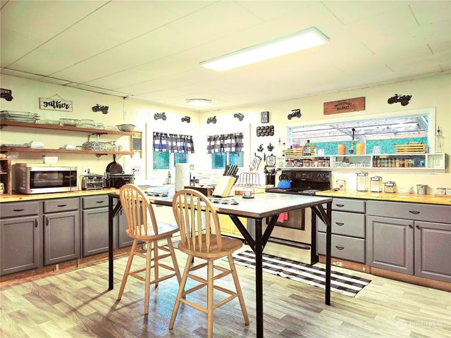 2157 E Hoquiam Road, Hoquiam, WA 98550