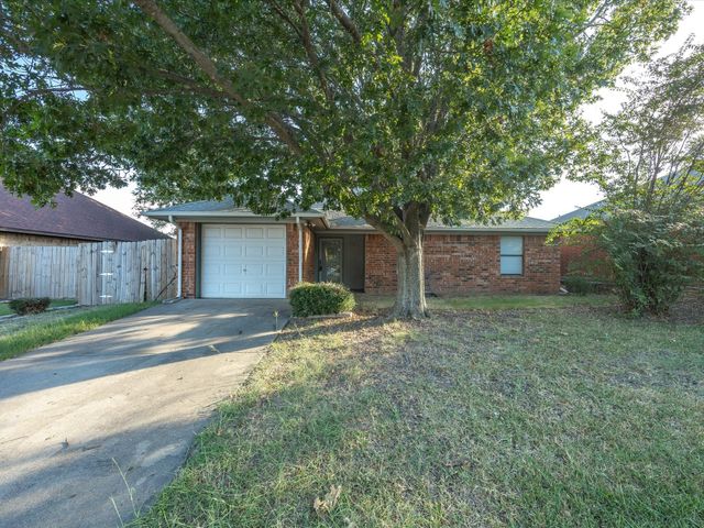 128 Black Forest Drive, Weatherford, TX 76086