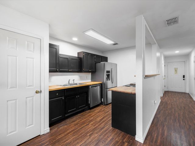 128 Black Forest Drive, Weatherford, TX 76086