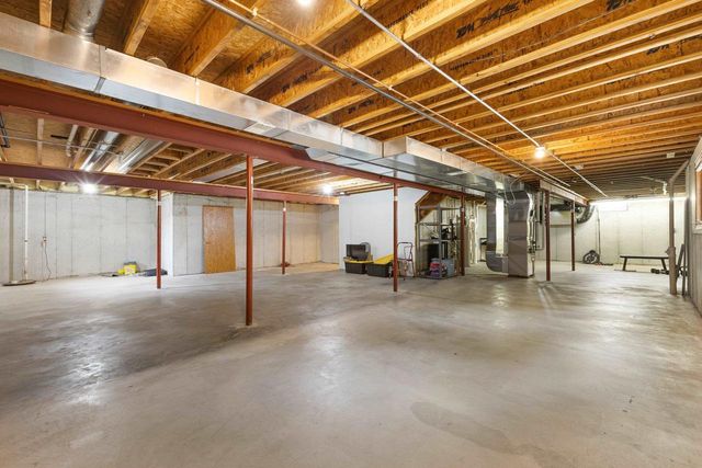 707 COUNTY ROAD V, Fond Du Lac, WI 54935