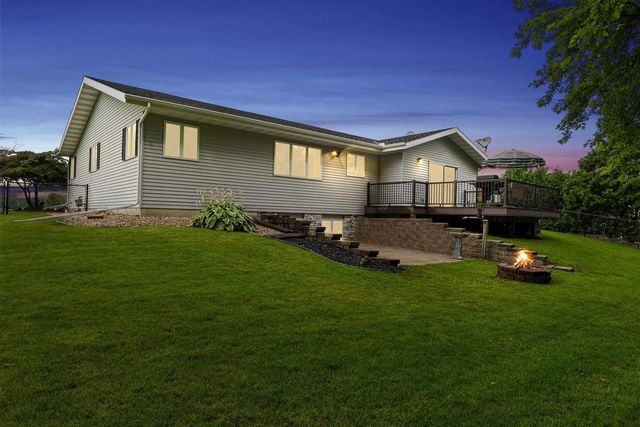 707 COUNTY ROAD V, Fond Du Lac, WI 54935