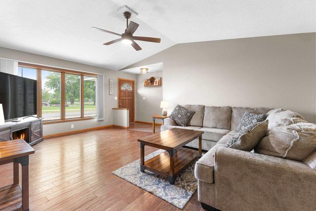707 COUNTY ROAD V, Fond Du Lac, WI 54935