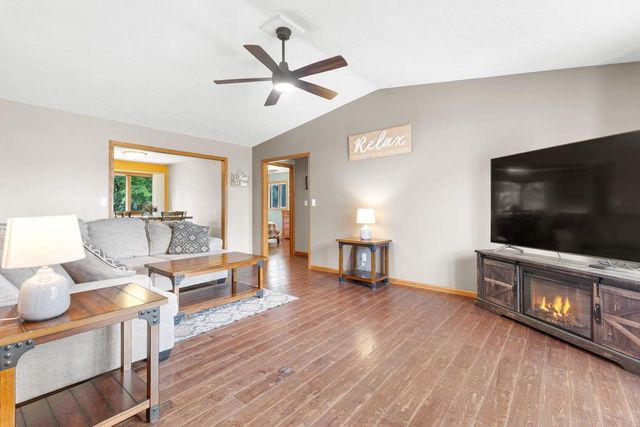 707 COUNTY ROAD V, Fond Du Lac, WI 54935