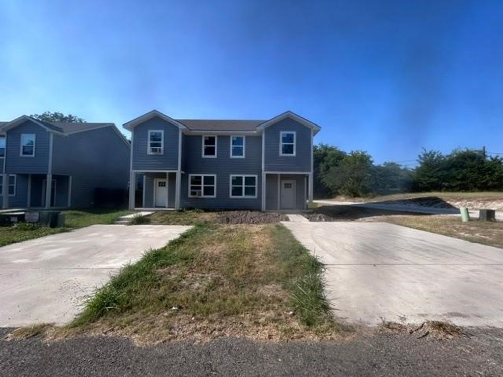 533-535 E Ball Street, Tom Bean, TX 75489