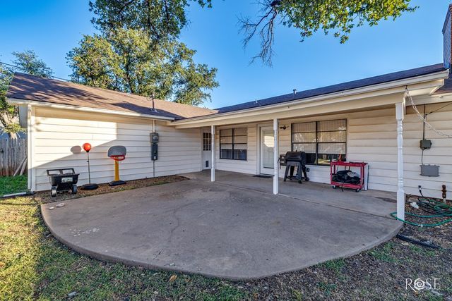 2702 Tanglewood Dr, San Angelo, TX 76904