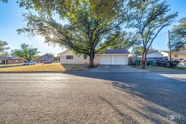 2702 Tanglewood Dr, San Angelo, TX 76904