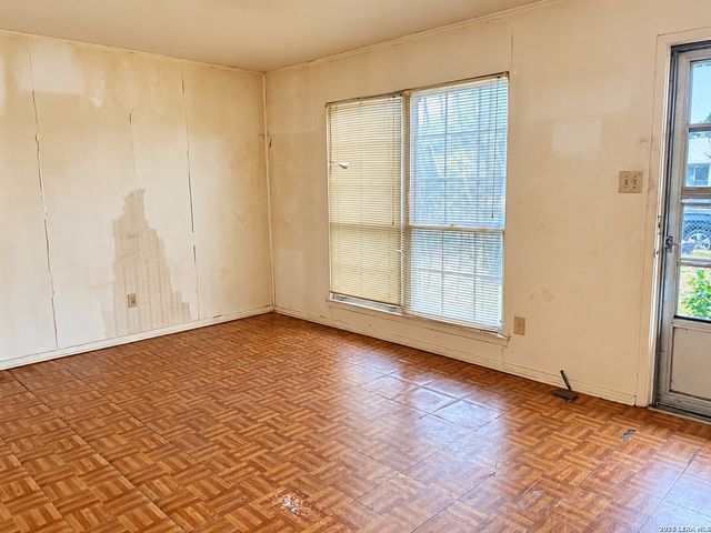 2310 Six Mile, San Antonio, TX 78224