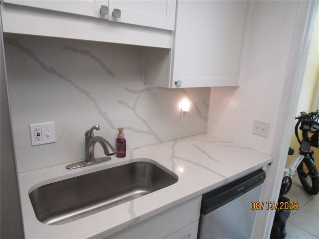 1900 59TH AVENUE N 115, St Petersburg, FL 33714