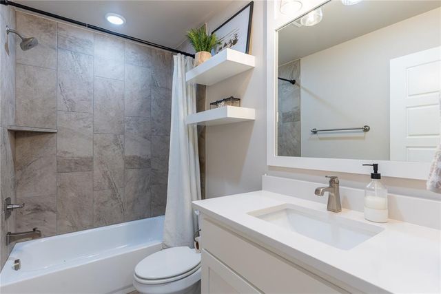 14521 Rochefort Lane, Yukon, OK 73099