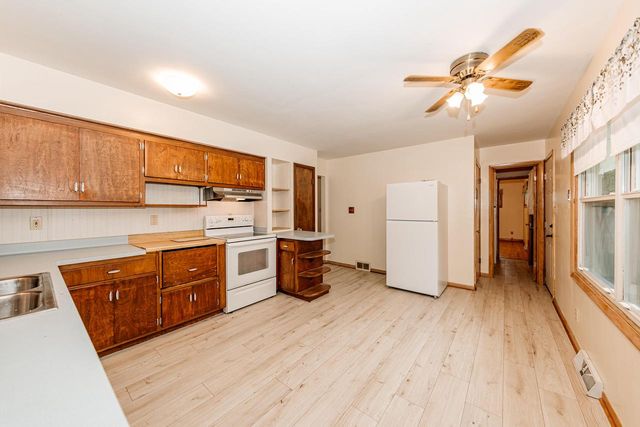 N78W16300 Carl Ross DRIVE, Menomonee Falls, WI 53051