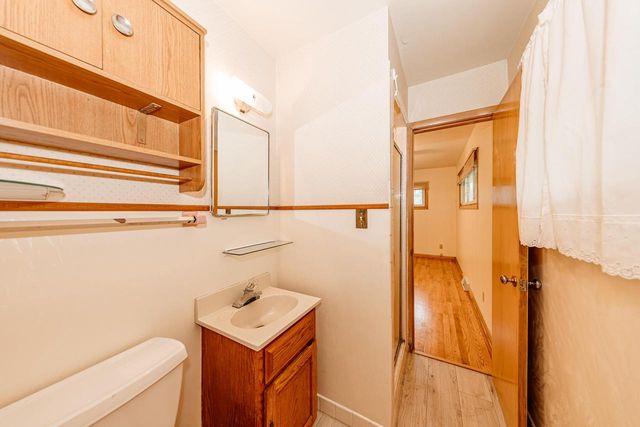 N78W16300 Carl Ross DRIVE, Menomonee Falls, WI 53051