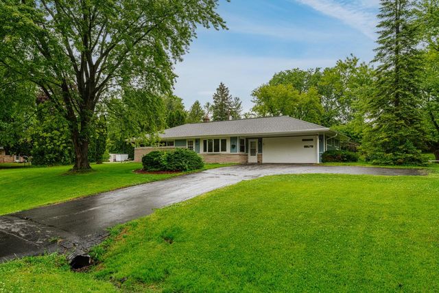 N78W16300 Carl Ross DRIVE, Menomonee Falls, WI 53051