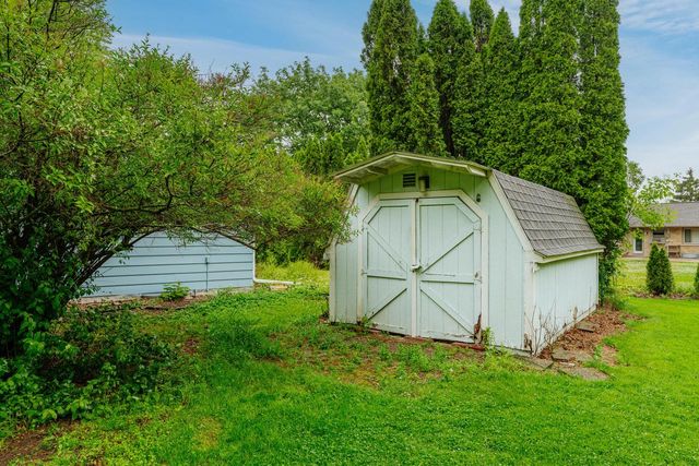 N78W16300 Carl Ross DRIVE, Menomonee Falls, WI 53051