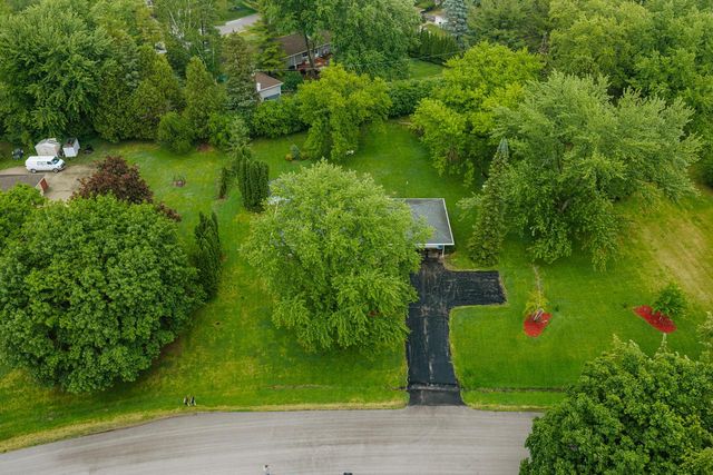 N78W16300 Carl Ross DRIVE, Menomonee Falls, WI 53051