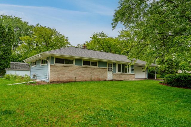 N78W16300 Carl Ross DRIVE, Menomonee Falls, WI 53051