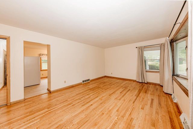 N78W16300 Carl Ross DRIVE, Menomonee Falls, WI 53051
