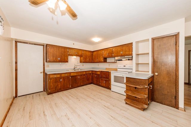 N78W16300 Carl Ross DRIVE, Menomonee Falls, WI 53051
