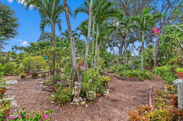 3906 Kewanee Road, Lake Worth, FL 33462
