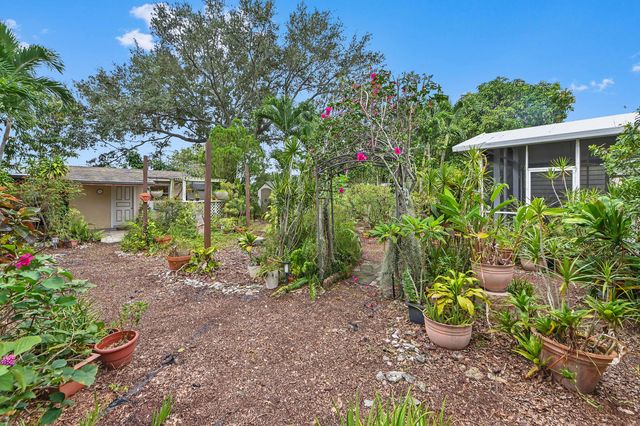3906 Kewanee Road, Lake Worth, FL 33462