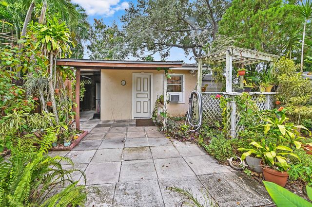 3906 Kewanee Road, Lake Worth, FL 33462