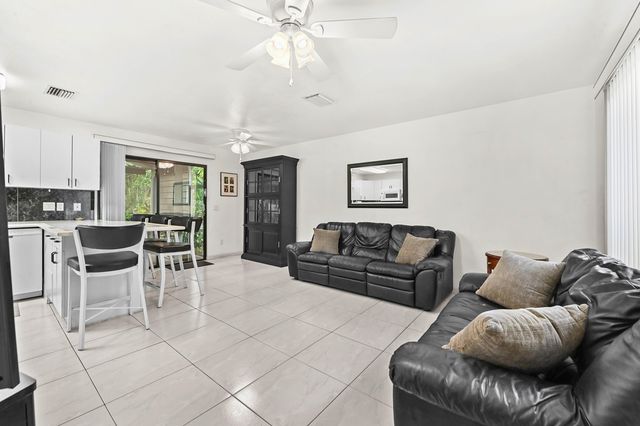 3906 Kewanee Road, Lake Worth, FL 33462