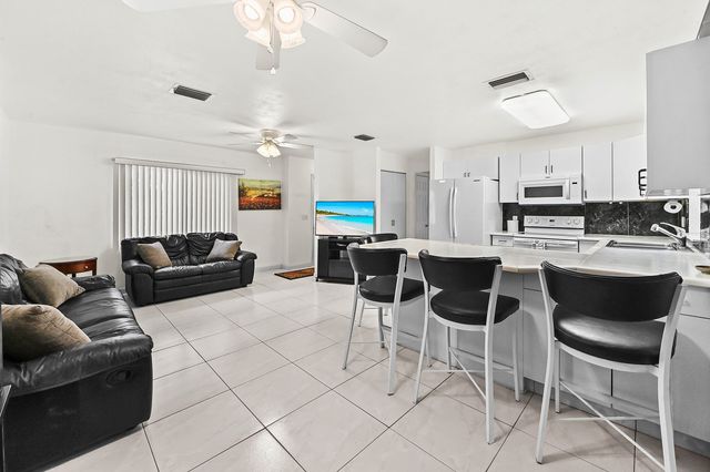 3906 Kewanee Road, Lake Worth, FL 33462