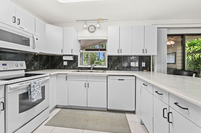 3906 Kewanee Road, Lake Worth, FL 33462