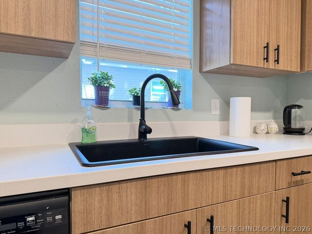 306 N Grant Avenue, Sand Springs, OK 74063