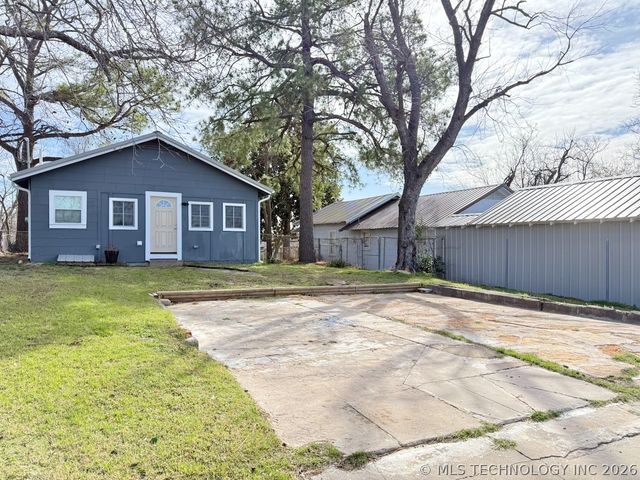 306 N Grant Avenue, Sand Springs, OK 74063