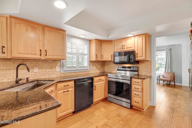 5959 Granville Drive, Sylvania, OH 43560