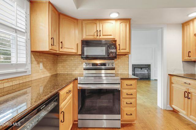 5959 Granville Drive, Sylvania, OH 43560