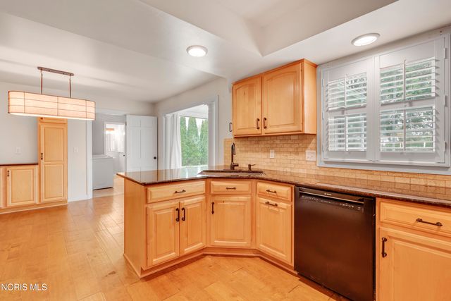 5959 Granville Drive, Sylvania, OH 43560