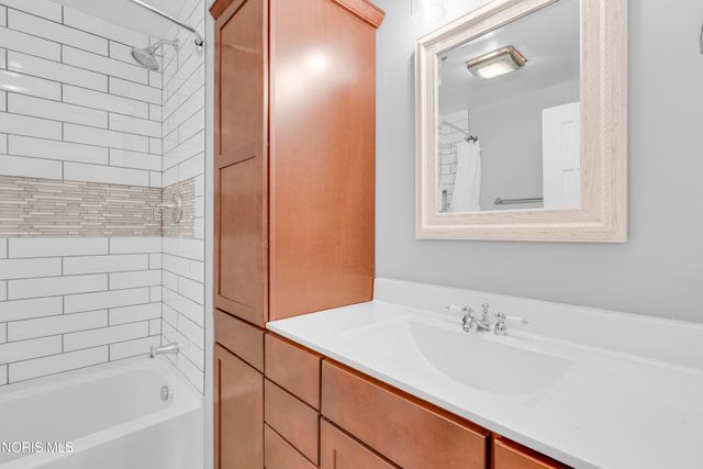 5959 Granville Drive, Sylvania, OH 43560