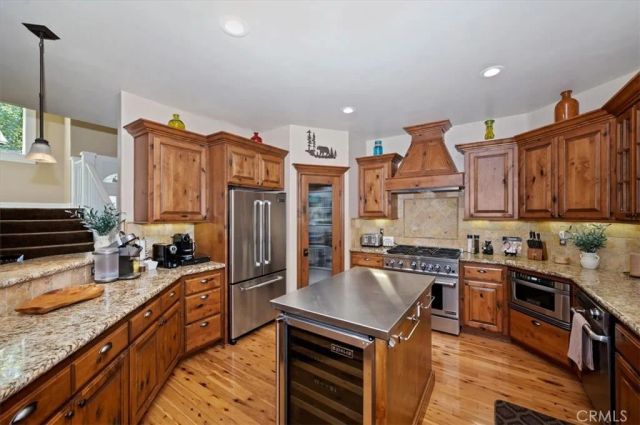 1036 Sandalwood, Lake Arrowhead, CA 92352