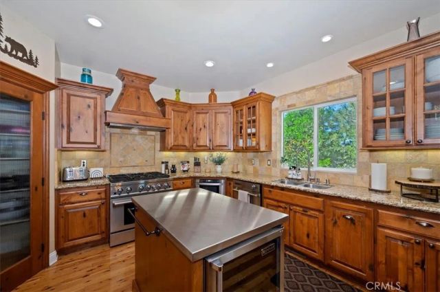 1036 Sandalwood, Lake Arrowhead, CA 92352