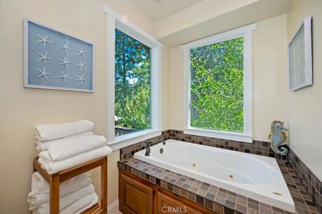 1036 Sandalwood, Lake Arrowhead, CA 92352