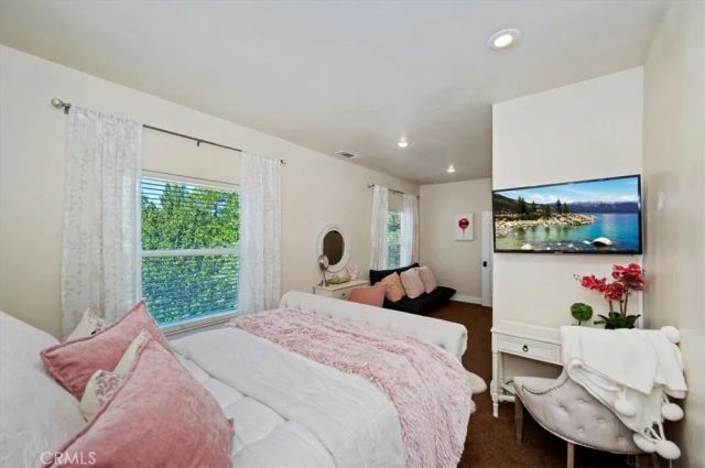 1036 Sandalwood, Lake Arrowhead, CA 92352